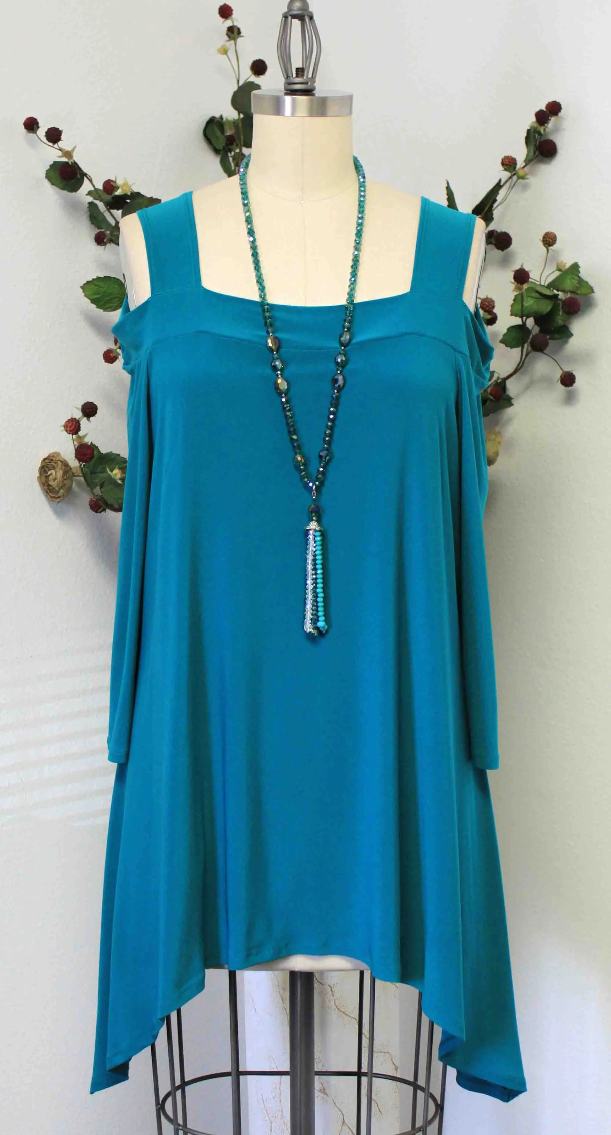Classic Cold shoulder Plus size Tunic top with cut out details to the shoulders. S to 3XL
