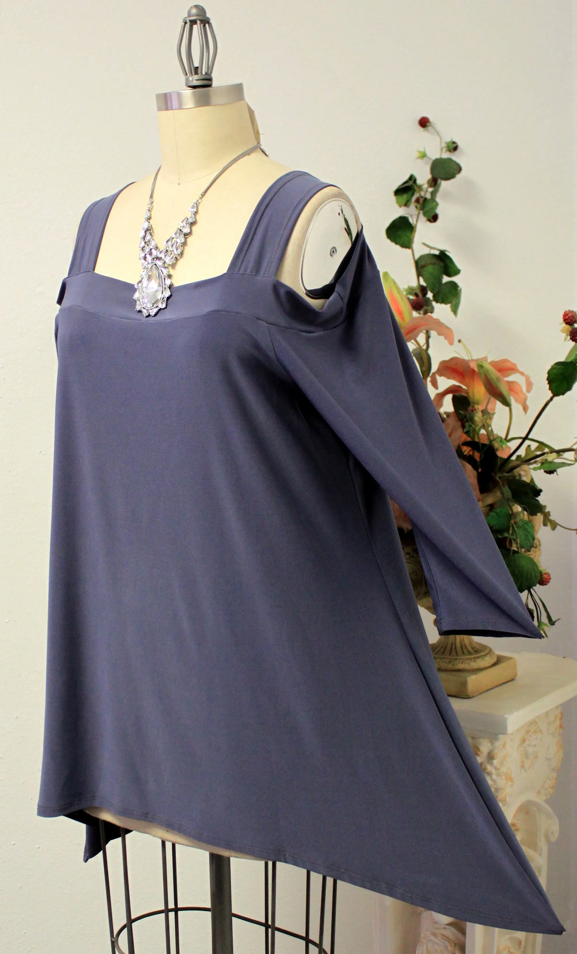 Classic Cold shoulder Plus size Tunic top with cut out details to the shoulders. S to 3XL