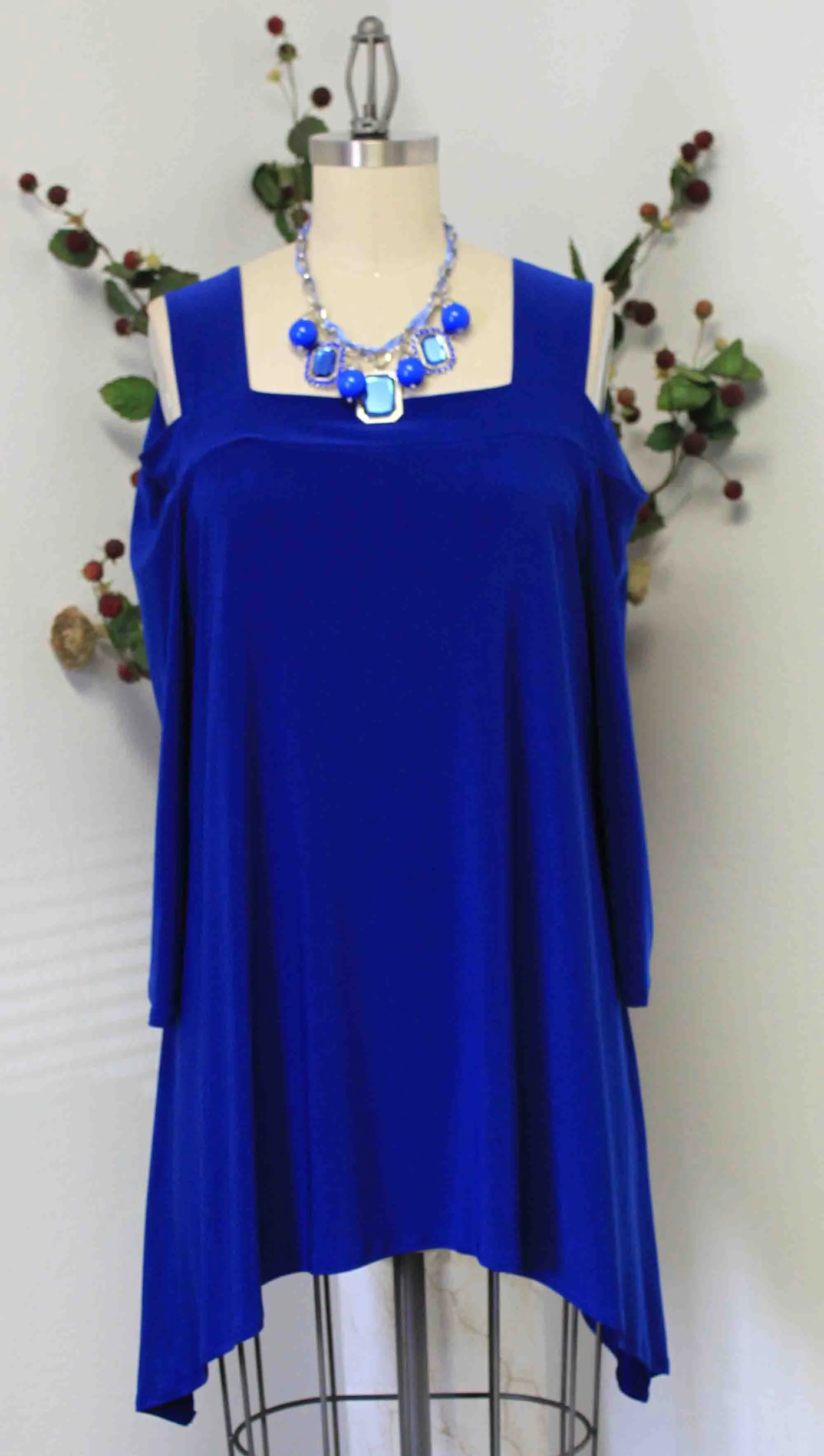 Classic Cold shoulder Plus size Tunic top with cut out details to the shoulders. S to 3XL