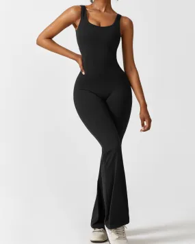 V-Rücken Flared Jumpsuit