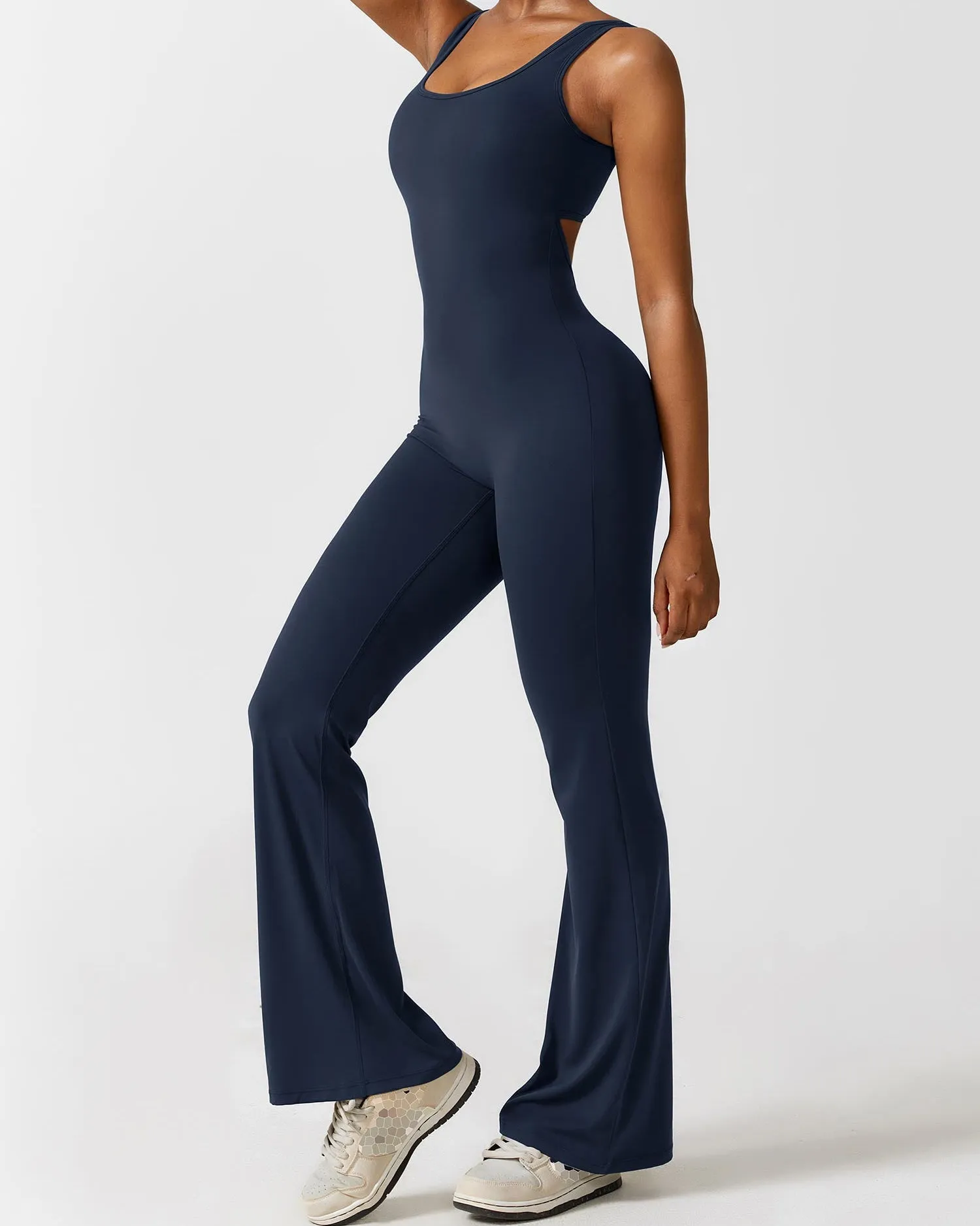 V-Rücken Flared Jumpsuit